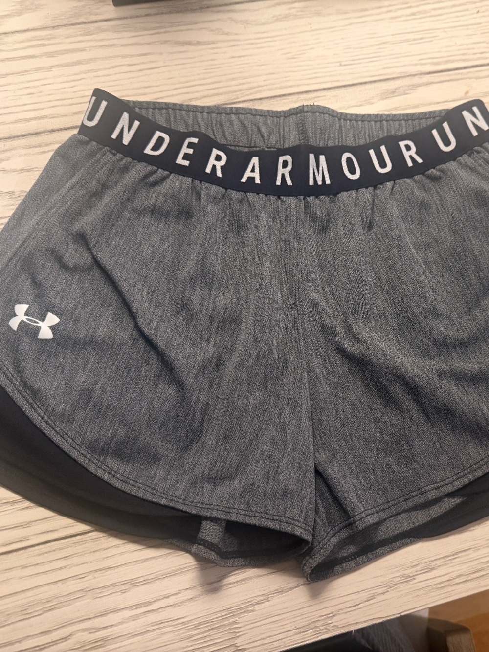 Under Armour Tech Play Up Twist Shorts S Gray Black Heatgear loose fit pockets